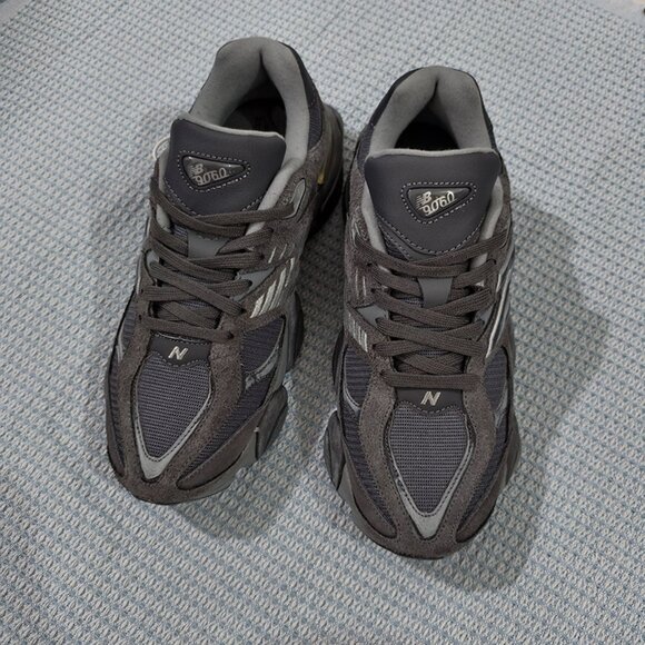 New Balance 9060 Sneakers In Dark Grey - Picture 4 of 8